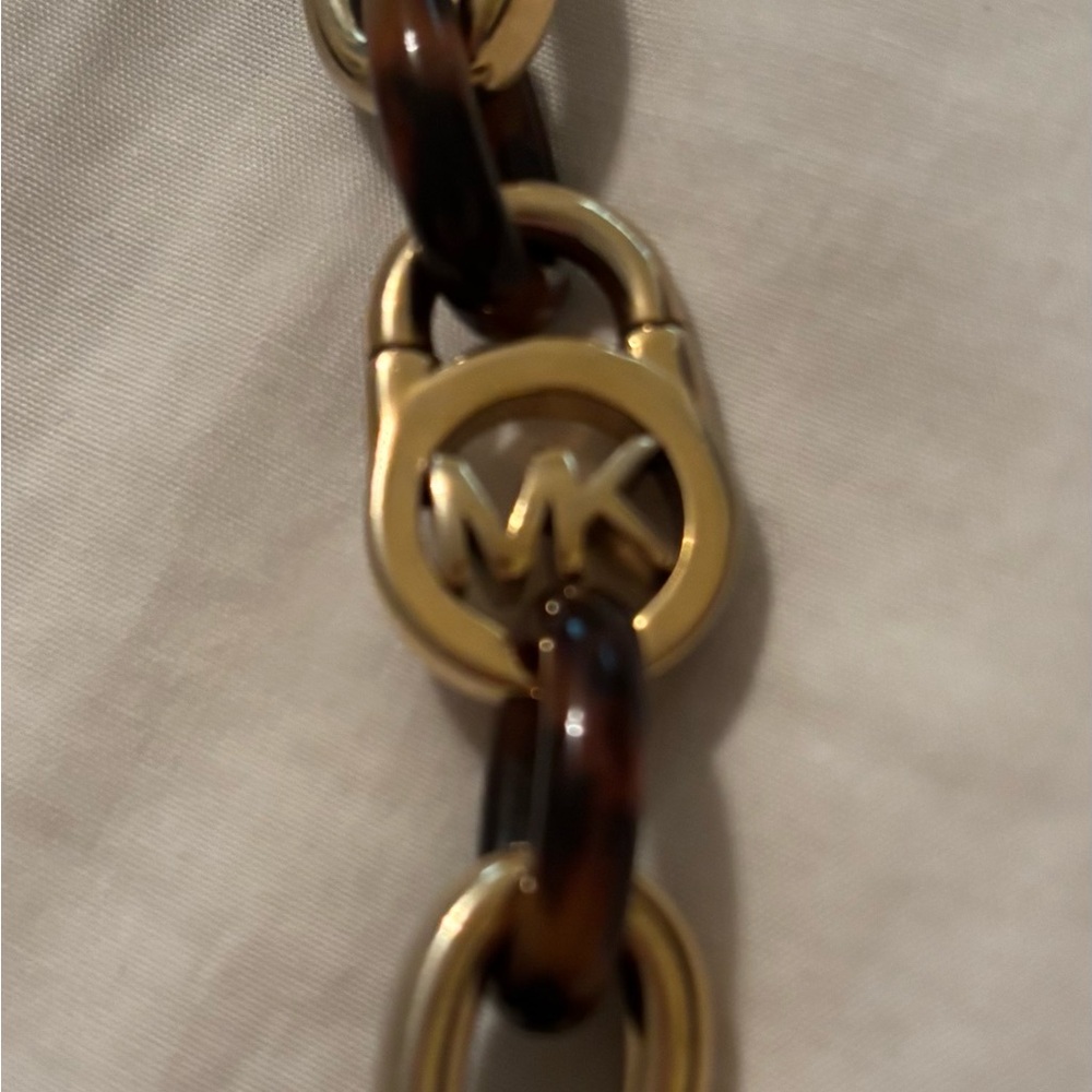 Michael Kors gold tone and tortoise-look toggle bracelet - Picture 5 of 6